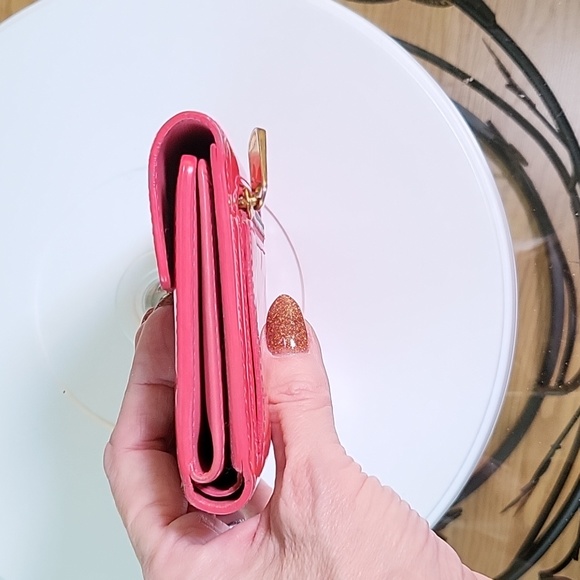 Louis Vuitton Vernis Trifold Short Wallet - Picture 5 of 13